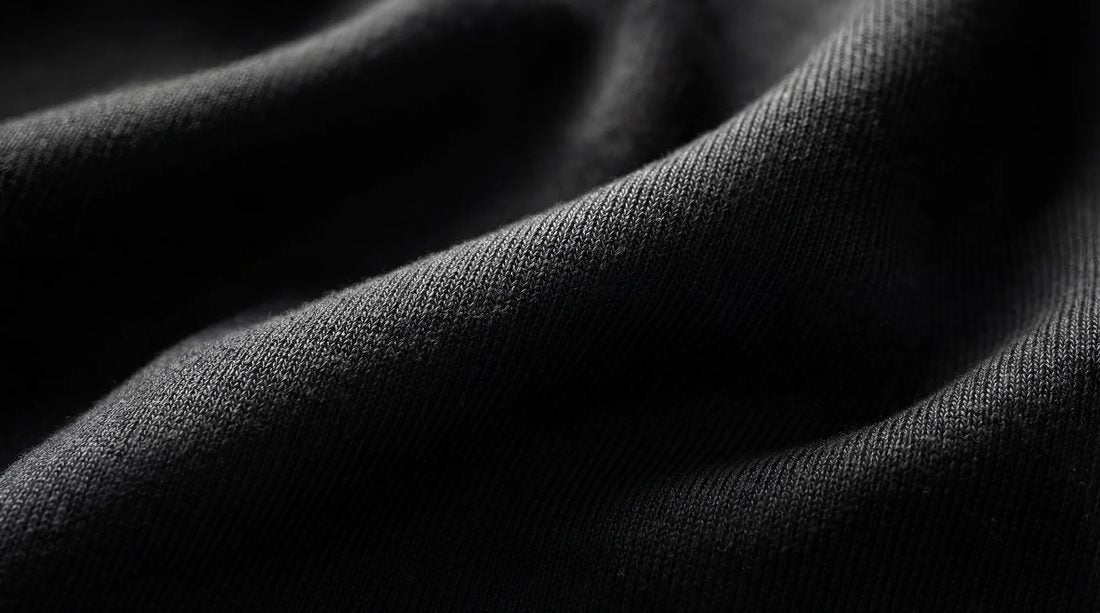La maille mérinos-Tencel AERON en lumière rasante
